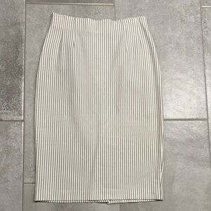 Amanda & Chelsea Gray Striped Pencil Skirt